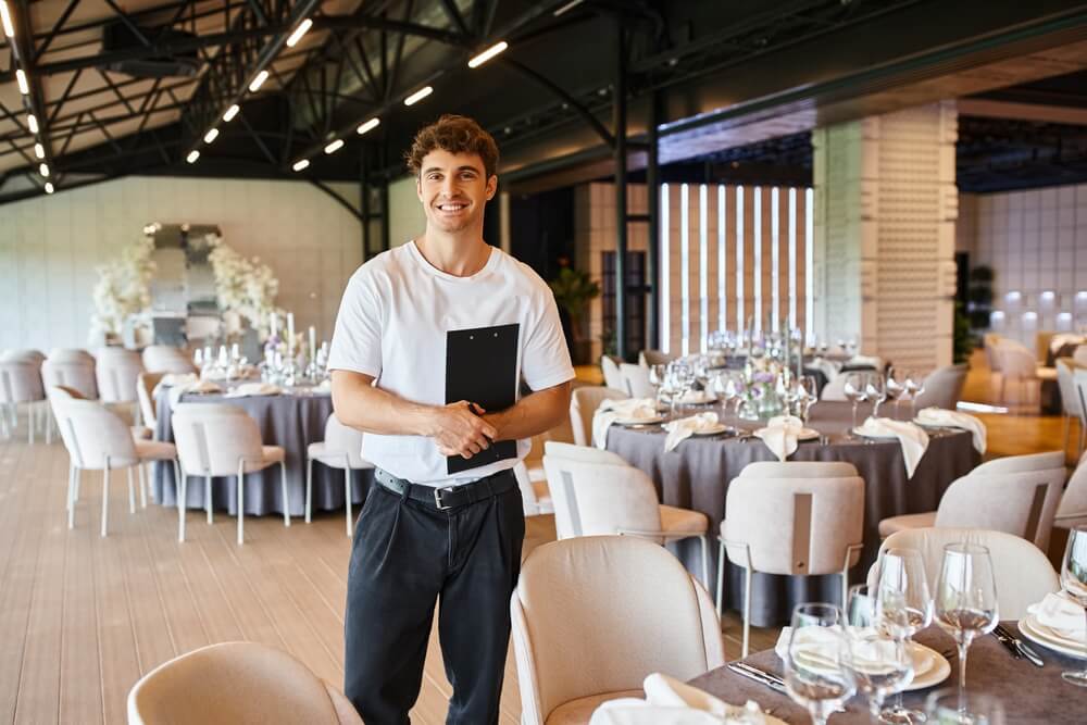An event manager with clipboard.