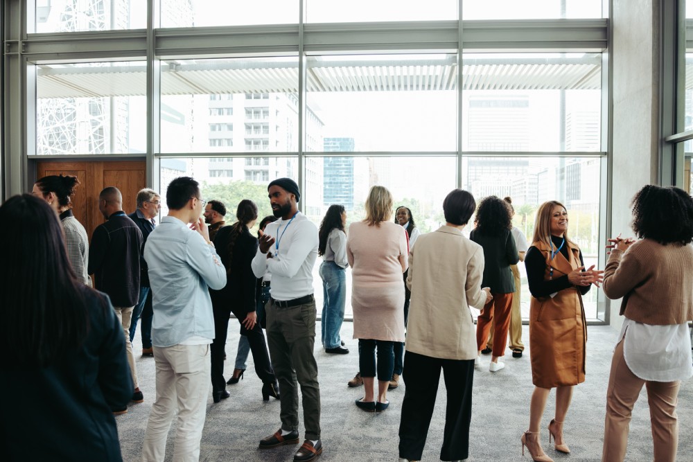 Corporate,Crowd,Showcasing,Teamwork,And,Networking,During,A,Business,Event